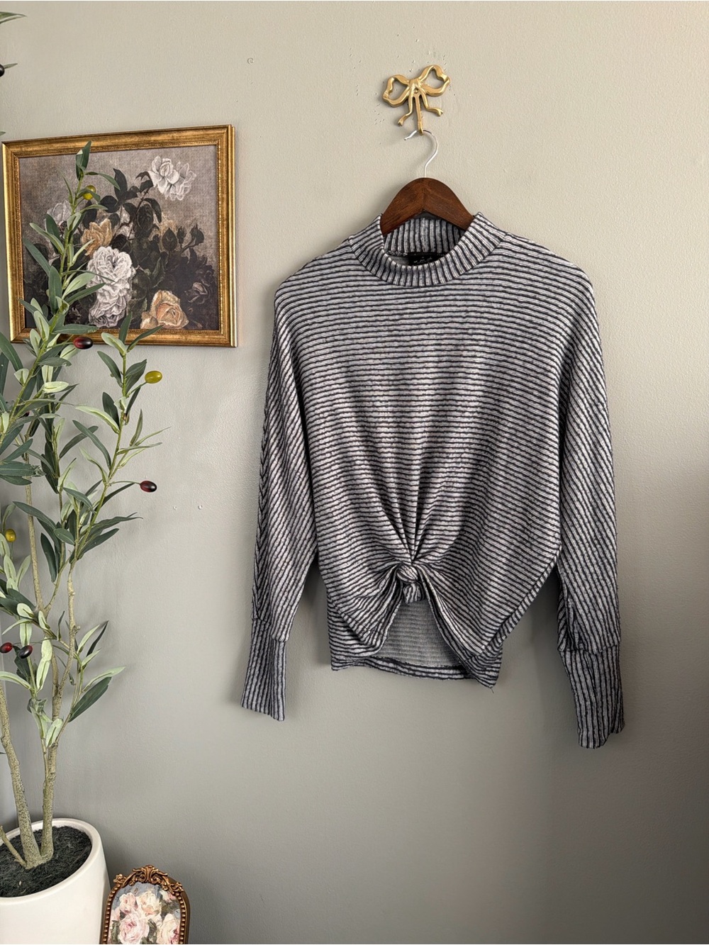 Out From Under Urban Outfitters Ribbed Twist Front Mock Neck Top Gray Striped S - Picture 4 of 9